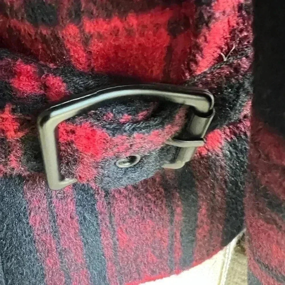 Women's Gap Plaid Coat Size S Red and Black Side Zip Asymmetrical Preowned - Picture 9 of 10
